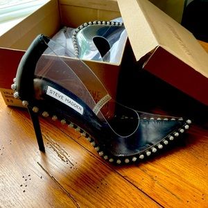 Steve Madden , brand new w/box - never been worn  size 8. Price to sell